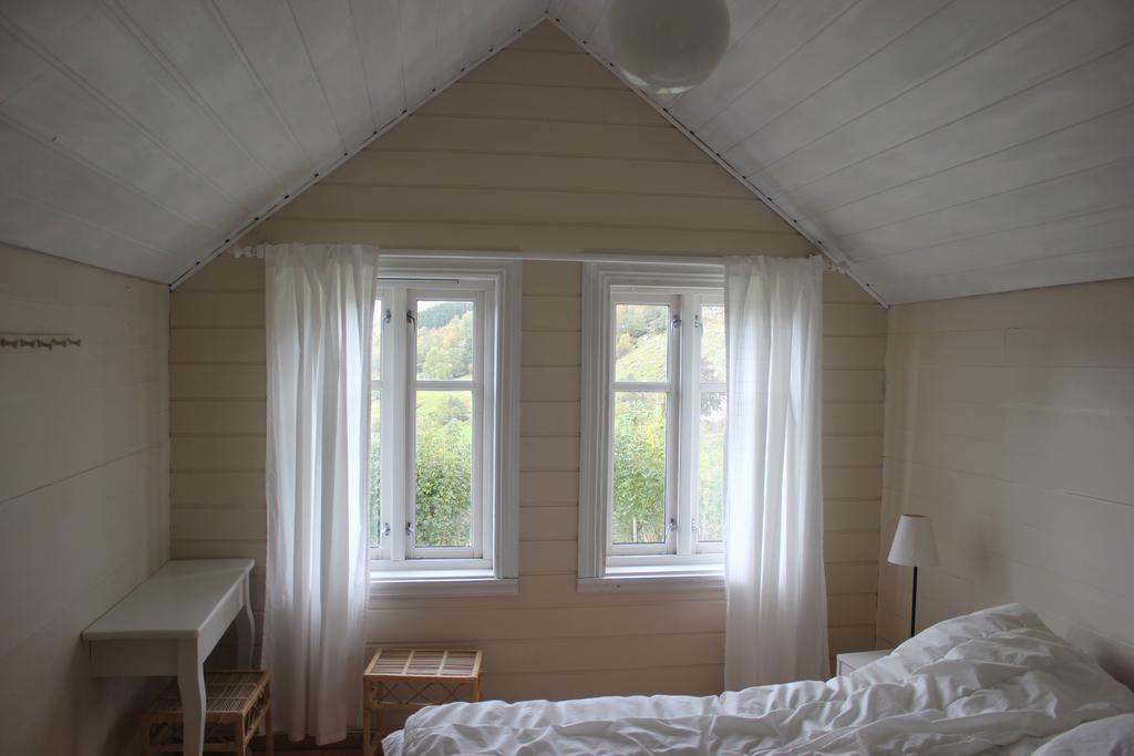Hoiland Gard Gardshotellet Hjelmeland Bilik gambar